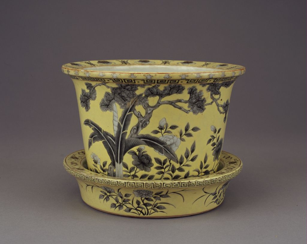 图片[1]-Yellow ground ink color folding flower pattern flowerpot and toilet box-China Archive